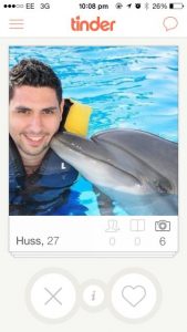 Hvorfor har mænd delfiner på deres Tinder-profil