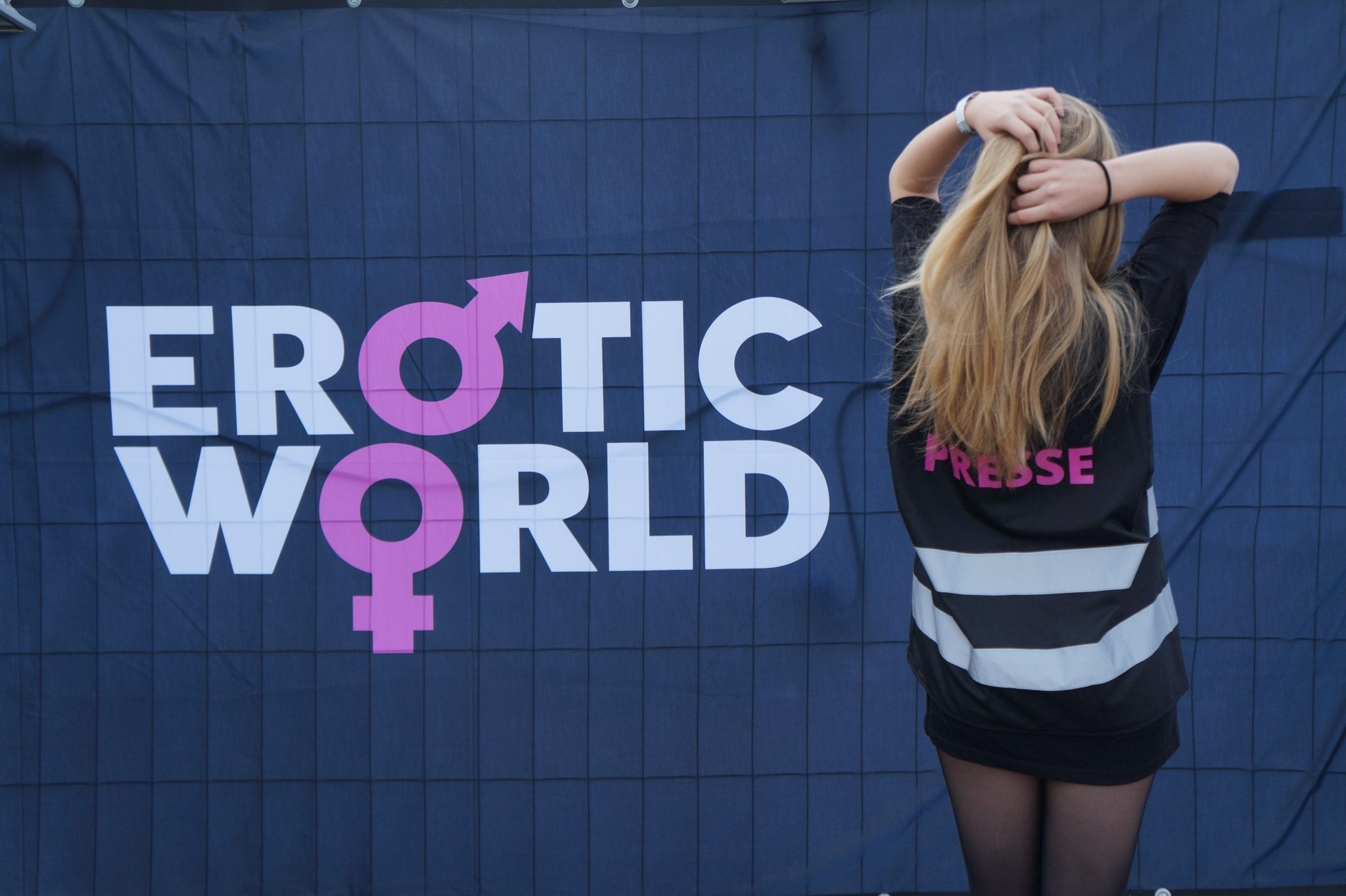 Erotic-world-missgrey-på-sexmesse